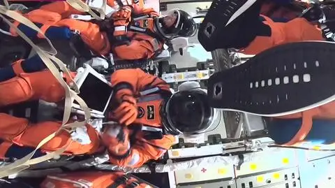 Astronauci w kapsule 