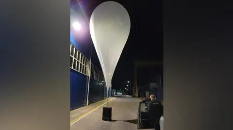 Balon z pakunkiem, w którym znajdowały się papierosy  - tym razem w Bielsku Podlaskim (27.09.2025r.) 