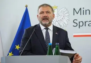Żurek: budowano w Polsce system autorytarny. Powstał raport