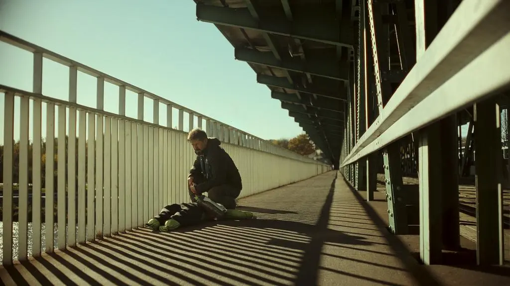 Kadr z filmu "Bez końca" Michała Marczaka