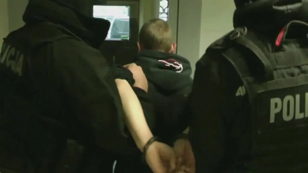 17-latek został zatrzymany przez policję jest przesłuchiwany