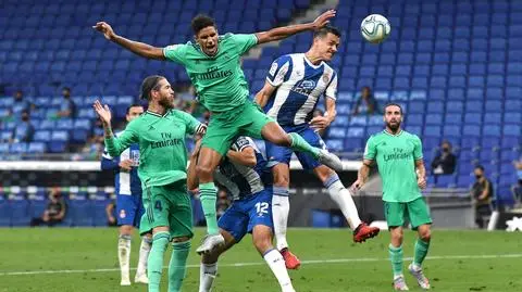 Kolejna wyrwa w obronie Realu. Varane z koronawirusem