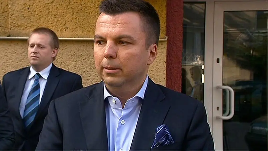 Potrójny agent?