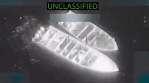 Siły USA przeprowadziły trzy kolejne ataki na łodzie