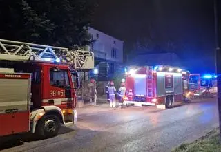 86-latka zginęła w pożarze. Opiekunka próbowała ją ratować, z poparzeniami trafiła do szpitala