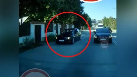 Wjechał na chodnik i wyprzedził kilka samochodów