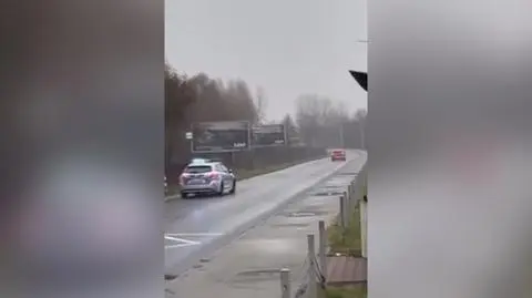 13 kilometrów pościgu, ranny policjant i strzały