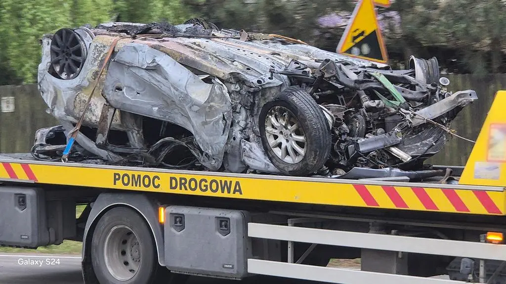 W samochodzie znaleźli zwęglone zwłoki                     