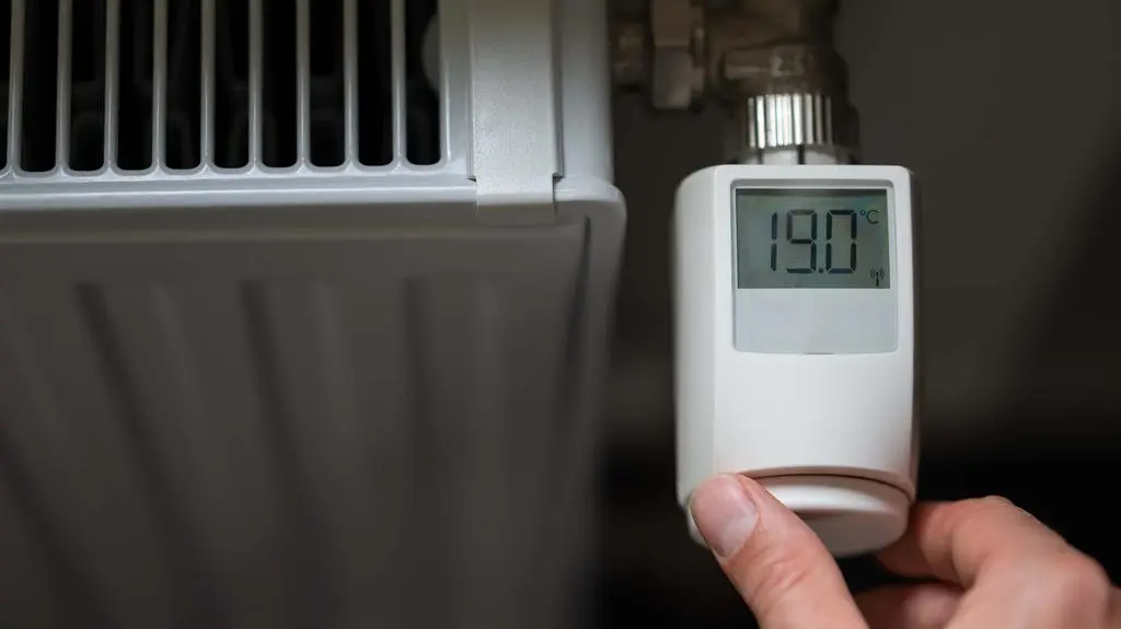 Do więzienia za więcej niż 19 stopni w domu? To nie pomysł Komisji Europejskiej