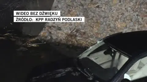 wjechał do rzeki