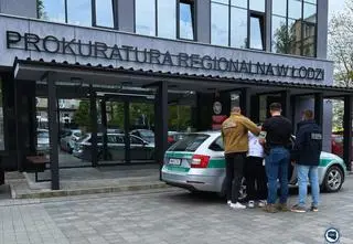 Gang podszywał się pod policję i banki. Straty przekroczyły 2,5 mln zł
