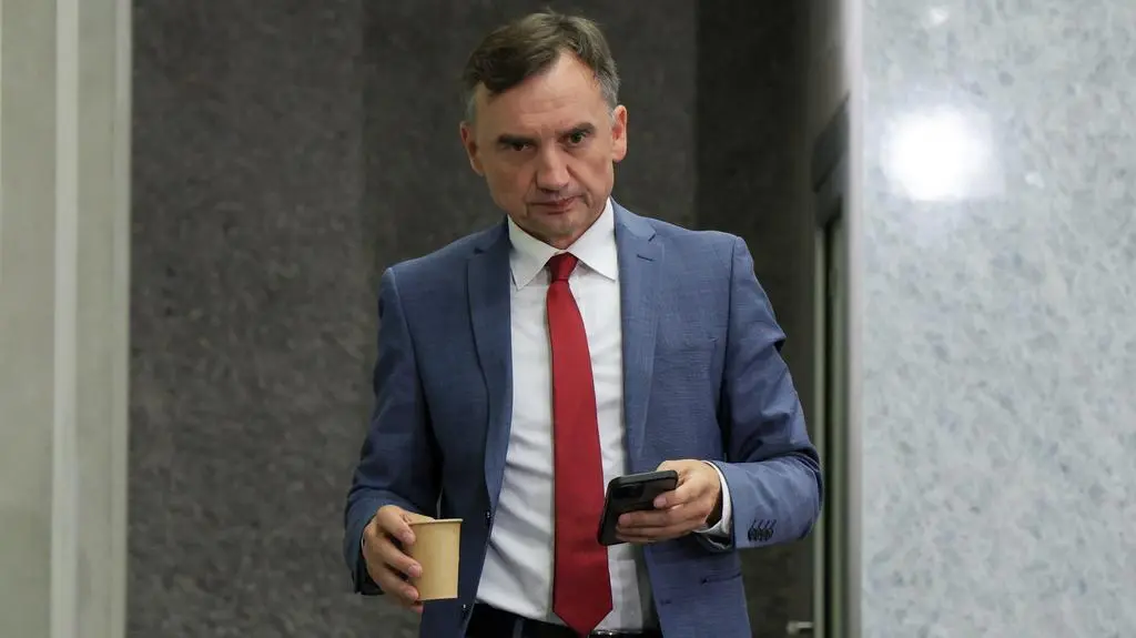 Ziobro jest w Waszyngtonie. "Boi się odpowiedzialności, a ma czego"