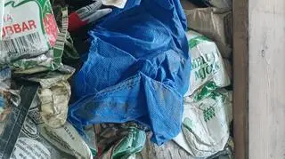 Ciężarówka przewoziła 25 ton śmieci