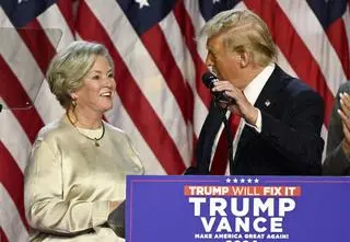 Prezydent ma "osobowość alkoholika", Vance to "teoretyk spiskowy". Mocne słowa prawej ręki Trumpa