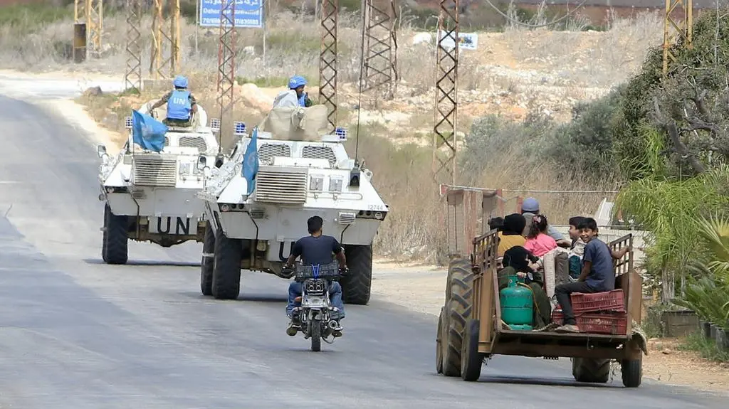 Żołnierze UNIFIL opuszczają wioskę Wazzani w południowym Libanie, 15 września 2024