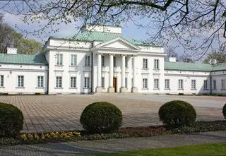 Dron nad Belwederem i budynkami rządowymi. Premier: został zneutralizowany