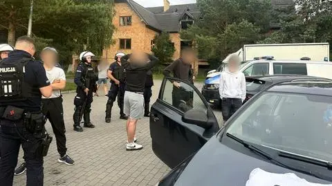 Pseudokibice planowali zasadzkę. Policja wylegitymowała kilkanaście osób