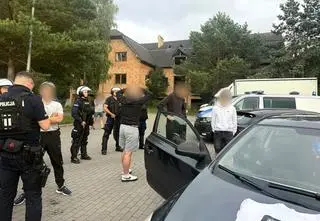 Planowali zasadzkę, na widok policjantów kilkudziesięciu pseudokibiców zaczęło uciekać 
