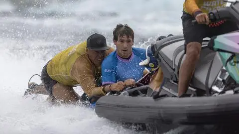Surfer przekonał się o potędze żywiołu. "Można to porównać tylko z lawiną"
