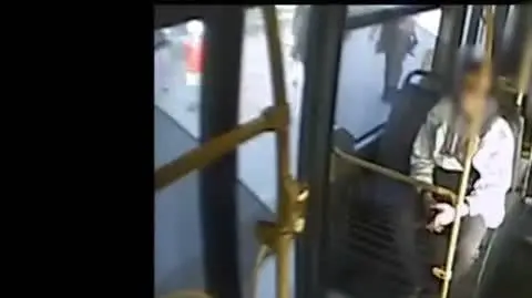 4-latek sam w autobusie we Wrocławiu 