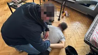 Twierdził, że strzelał do gołębi, a nie w budynek szkoły. Areszt