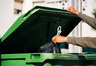 Wyszedł z domu wyrzucić śmieci i zniknął na kilka godzin