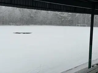 Zapadlisko na stadionie w Trzebini