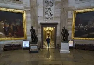 1,5 miliona osób bez pensji, 750 tysięcy na przymusowych urlopach