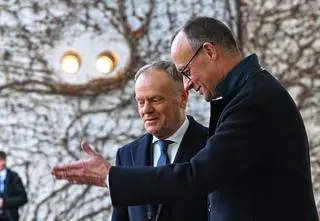 Tusk w Berlinie, Zełenski w Paryżu, Trump na badaniu