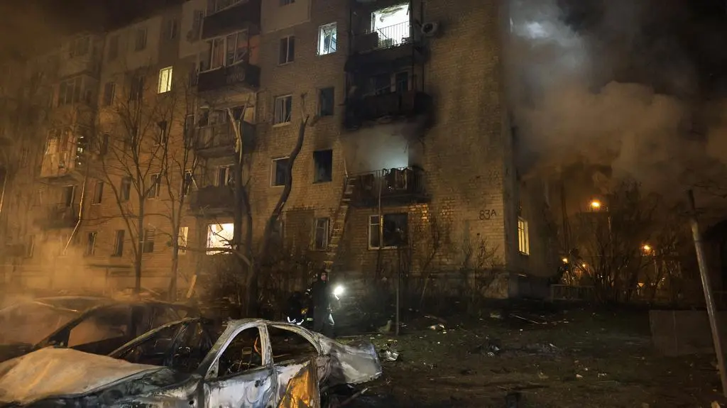 Uszkodzony blok w Charkowie  