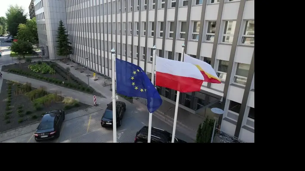 xrrpisWIECZOREK