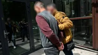 Rodzice zastępczy trzyletniej dziewczynki usłyszeli zarzuty