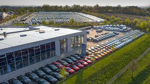 shutterstock_1703075368