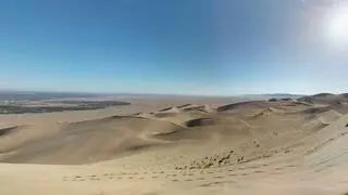 Wyschnięty fragment basenu jeziora Lop Nur 