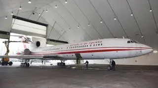 Samolot Tu-154M numer 102