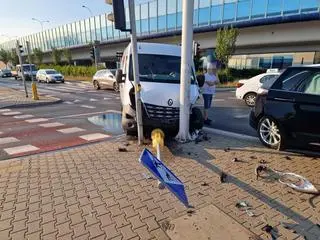 Zderzenie na skrzyżowaniu Alej Jerozolimskich i Łopuszańskiej