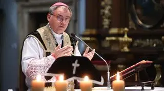 Biskup Robert Chrząszcz