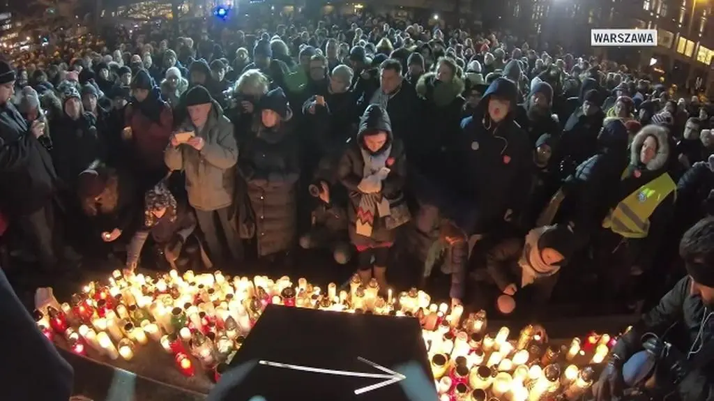 March in Warsaw in tribute the Mayor of Gdańsk