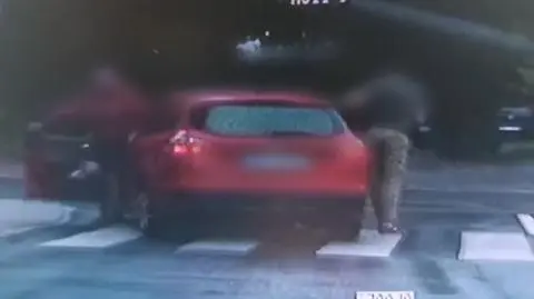 Wyprzedzał na przejściu dla pieszych 