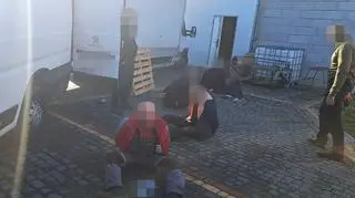 Służby zlikwidowały nielegalne wytwórnie wyrobów tytoniowych