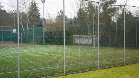 W 2018 roku sąd wydał wyrok zakazujący korzystania z orlika po lekcjach 