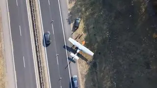 Awionetka lądowała na A1