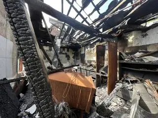 Zniszczony dom 67-letniego Serhija Tkaczowa na ulicy Latviiska w Charkowie. Mężczyzna zginął, zostawił żonę i dziecko