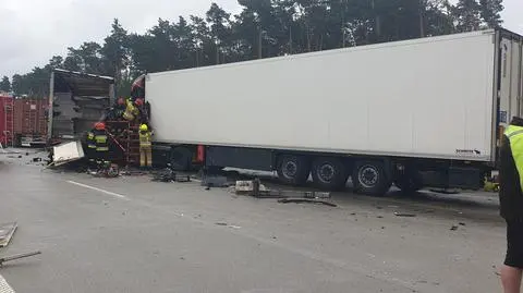 Zderzenie czterech ciężarówek na A1. Jedna osoba nie żyje