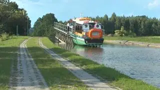 Statek utknął na pochylni. Ewakuowano kilkudziesięciu pasażerów