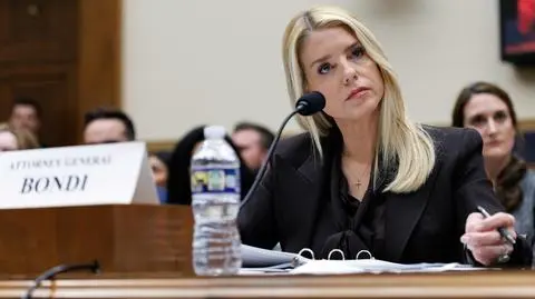 Kłótnia między Pam Bondi i Beccą Balint na przesłuchaniu w Kongresie