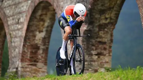 Deszcz namieszał w Giro. Sensacyjny zwycięzca jazdy na czas