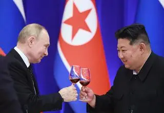Przed wylotem na Alaskę Putin zadzwonił do Korei Północnej