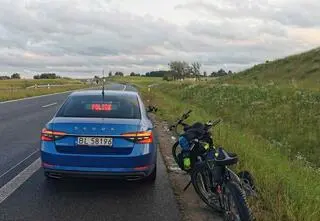 Jechali rowerami z Finlandii, drogę ekspresową "wskazała im nawigacja" 
