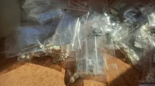 Zabezpieczone przez policjantów narkotyki